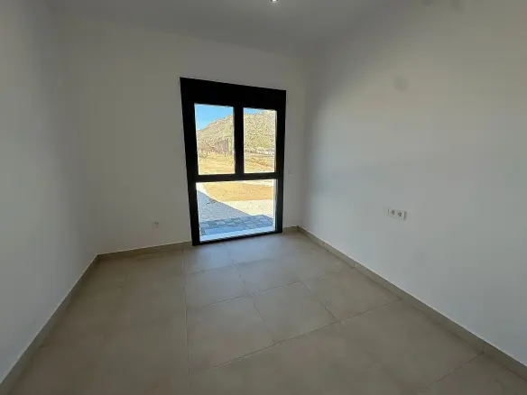 3-bedroom Detached Villa In El Cantón, Spain (190 M²)