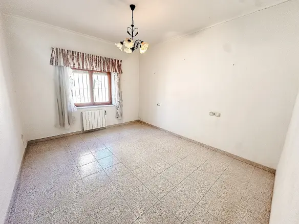 3-bedroom Townhouse In Pinoso, Spain (190 M²)