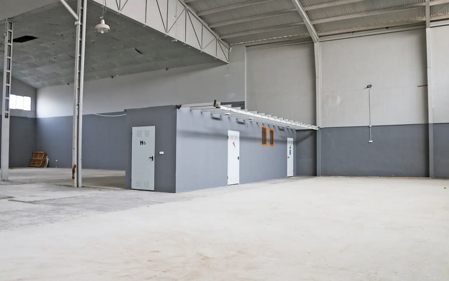 Commercial In Pinoso, Spain (1.960 M²)