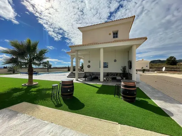 4-bedroom Detached Villa In Pinoso, Spain (270 M²)