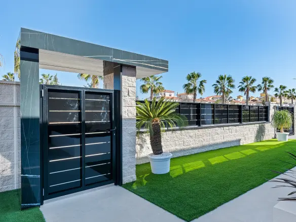 3-bedroom Detached Villa In Algorfa, Spain (122 M²)