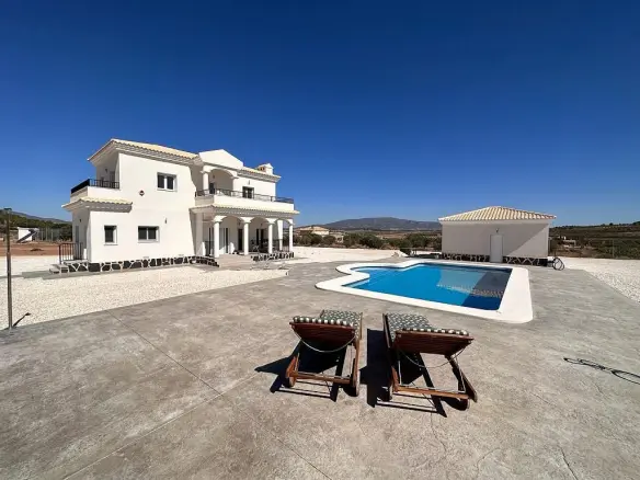 4-bedroom Detached Villa In Pinoso, Spain (180 M²)