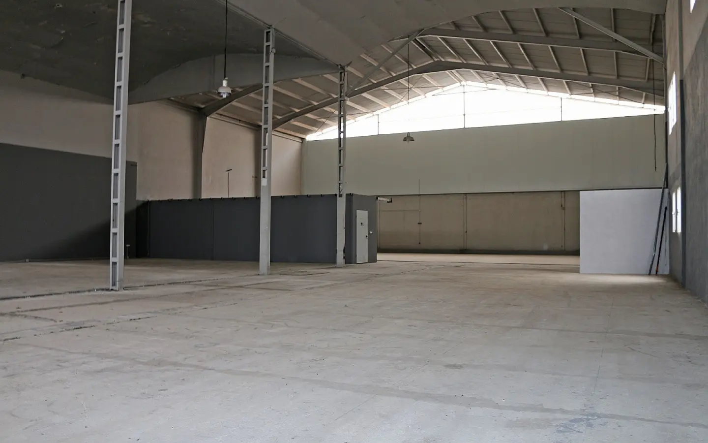 Commercial In Pinoso, Spain (1.960 M²)