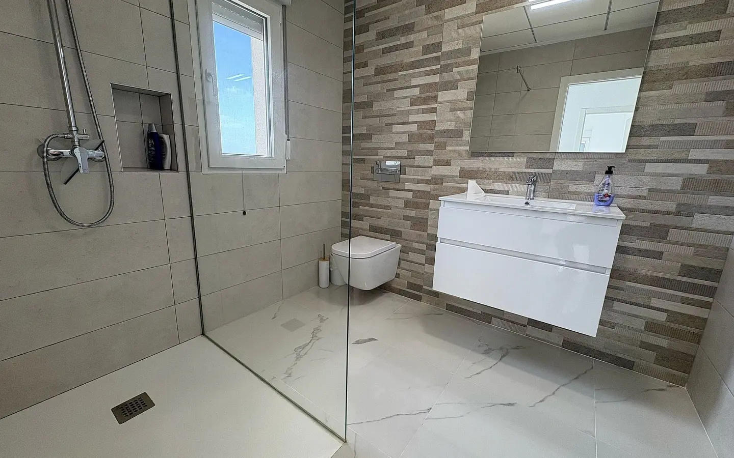 4-bedroom Detached Villa In Pinoso, Spain (180 M²)