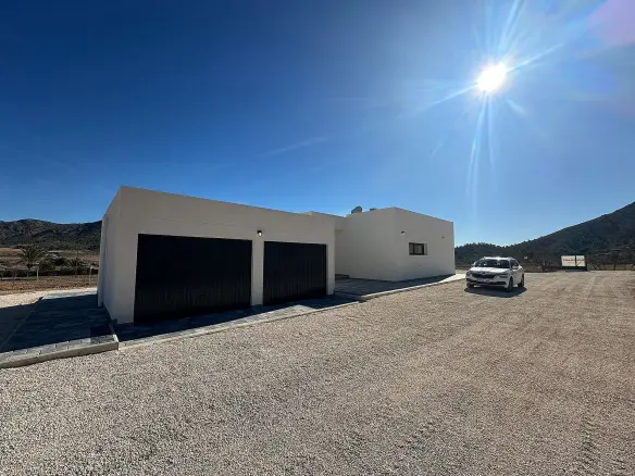 3-bedroom Detached Villa In El Cantón, Spain (190 M²)