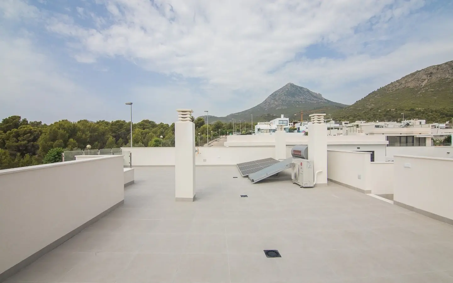 3-bedroom Detached Villa In Polop, Spain (107 M²)