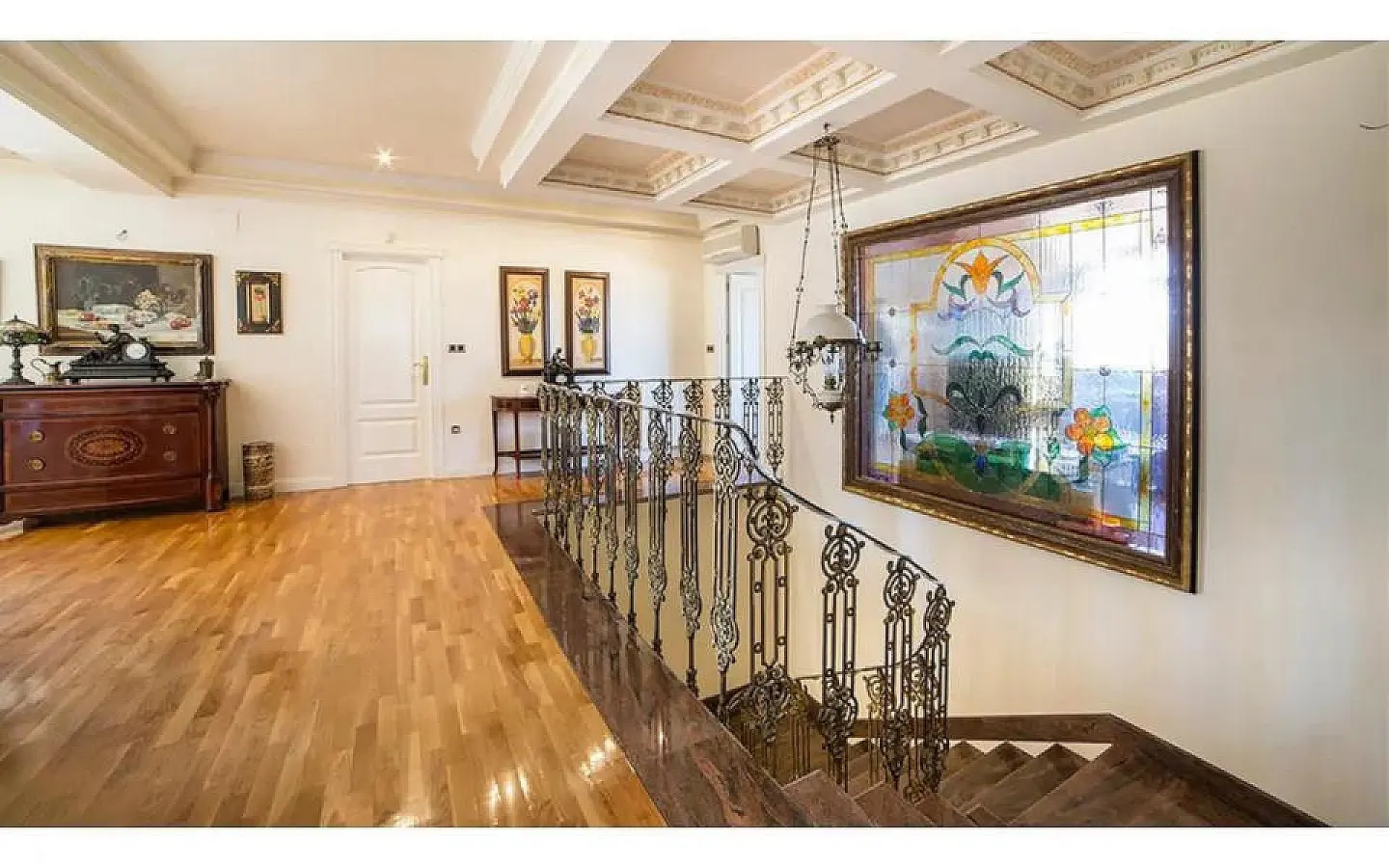 6-bedroom Detached Villa In Yecla, Spain (714 M²)