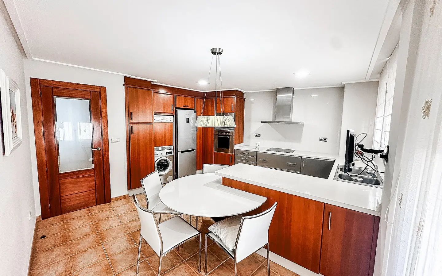 Townhouse 360 M² In Almansa, Spain