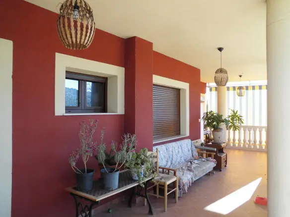 3-bedroom Detached Villa In Pinoso, Spain (211 M²)