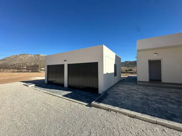3-bedroom Detached Villa In El Cantón, Spain (190 M²)