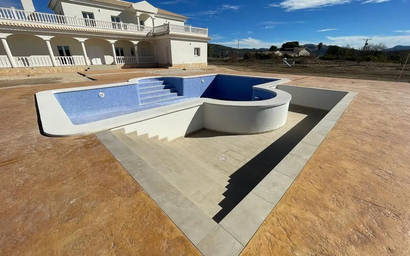 6-bedroom Detached Villa In Pinoso, Spain (270 M²)
