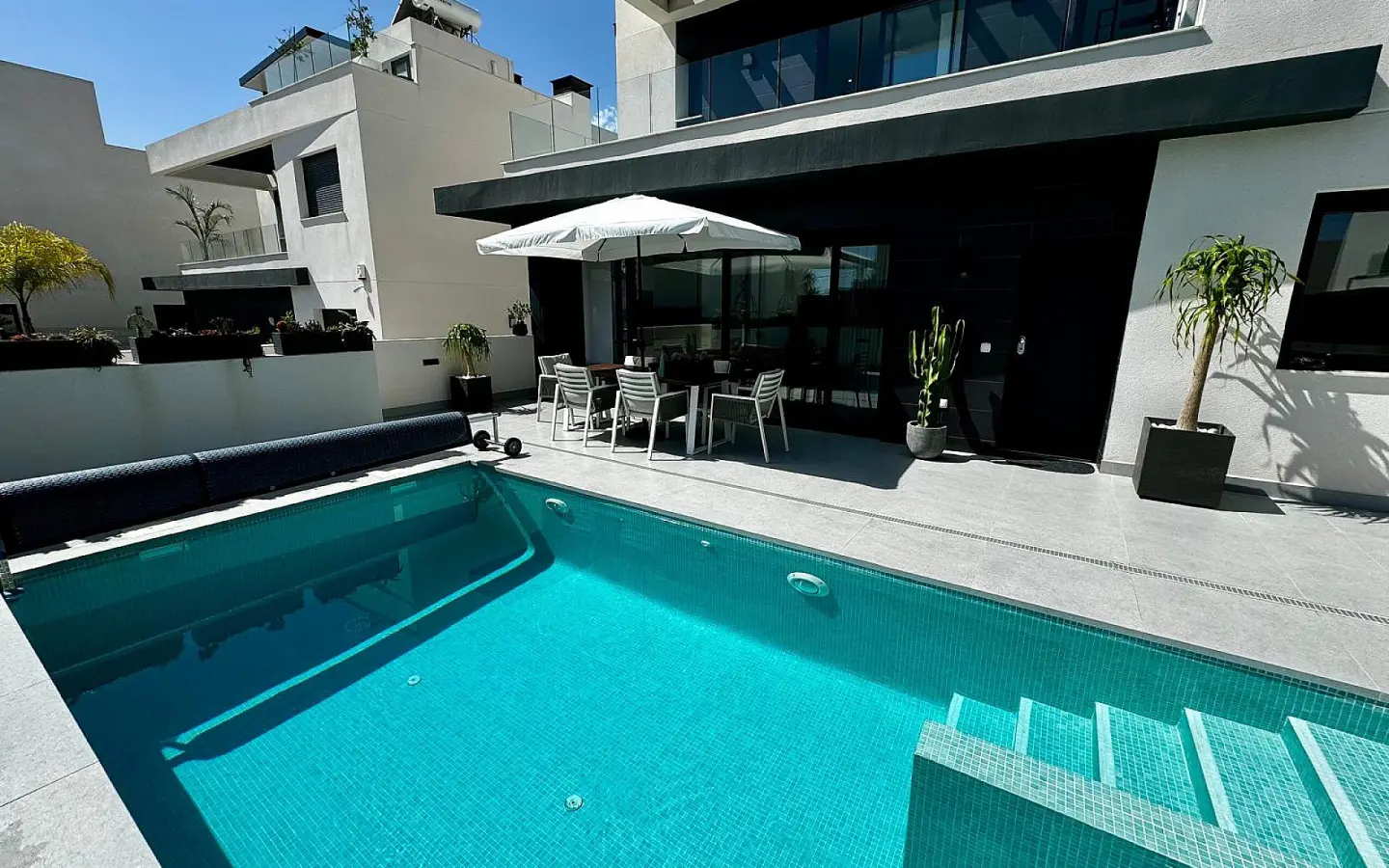 3-bedroom Detached Villa In Algorfa, Spain (197 M²)