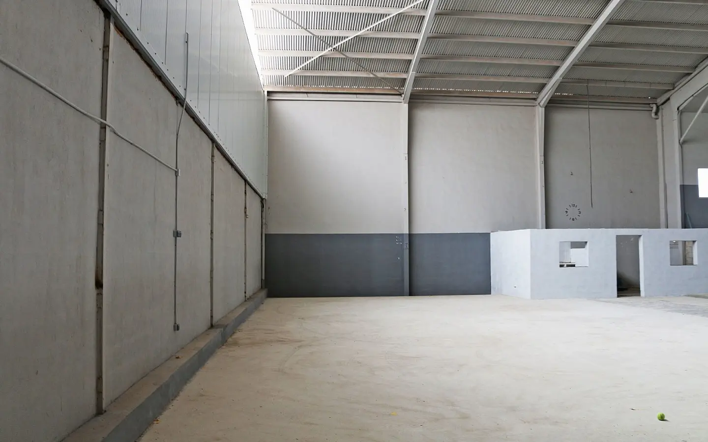 Commercial In Pinoso, Spain (1.960 M²)