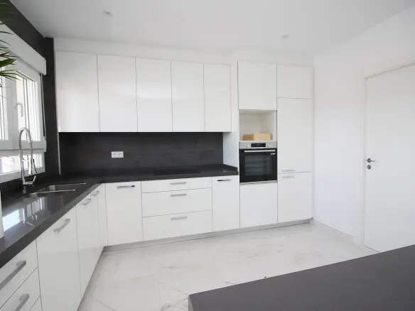 4-bedroom Detached Villa In Pinoso, Spain (150 M²)