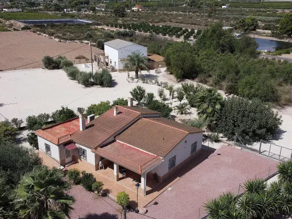 3-bedroom Detached Villa In Crevillente, Spain (250 M²)