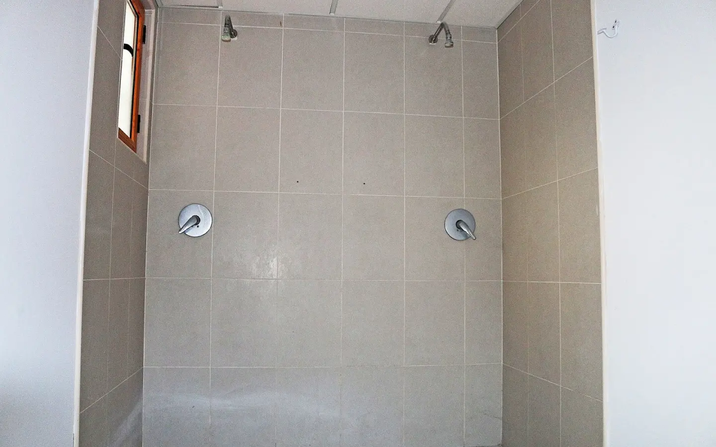 Commercial In Pinoso, Spain (1.960 M²)