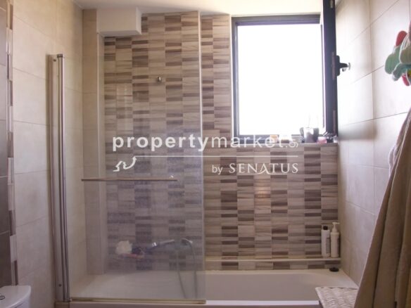 Detached House 220 M²