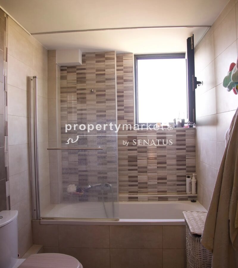 Detached House 220 M²