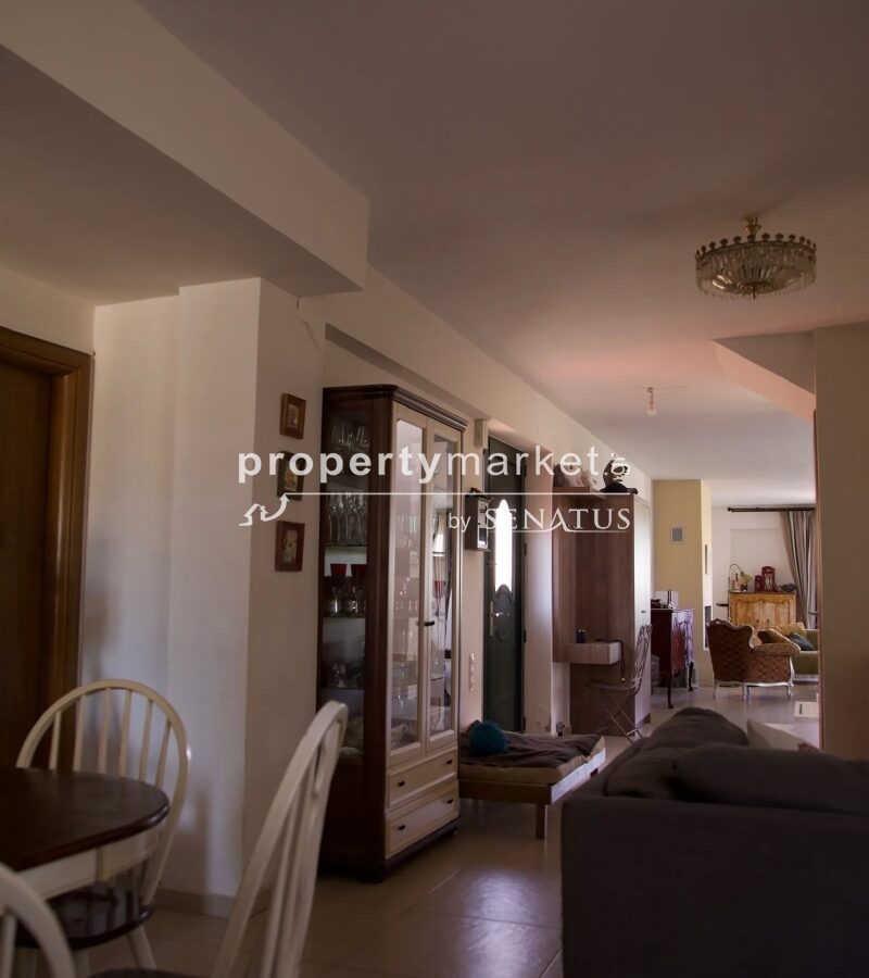 Detached House 220 M²