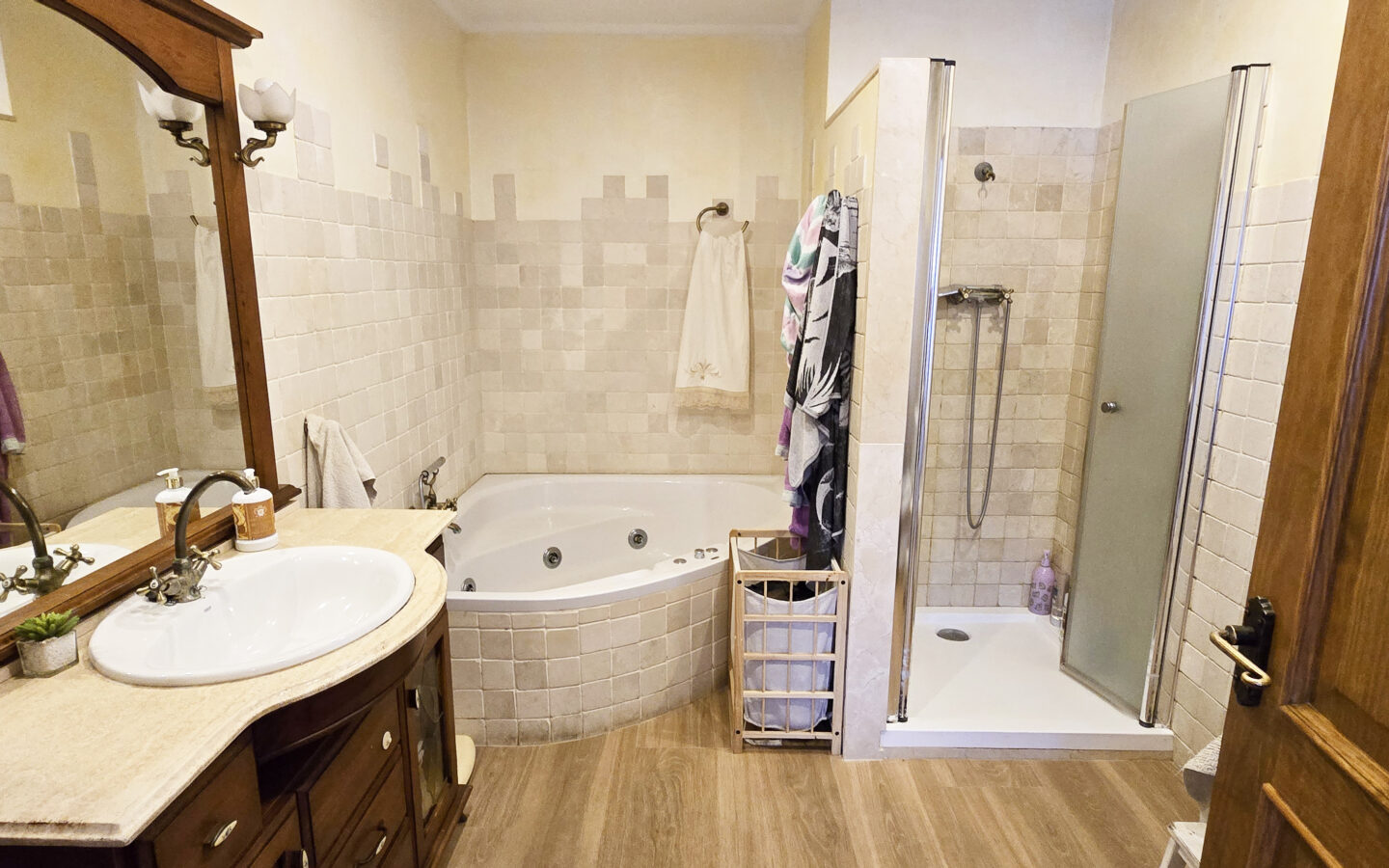 En Venta Fabuloso Chalet En Novelda-alicante- Situado En La Costa Blanca-espaÑa