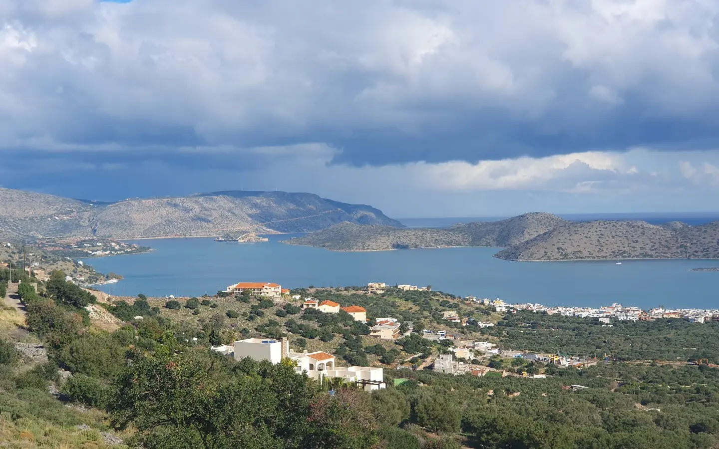 Land 6161 M² In Crete