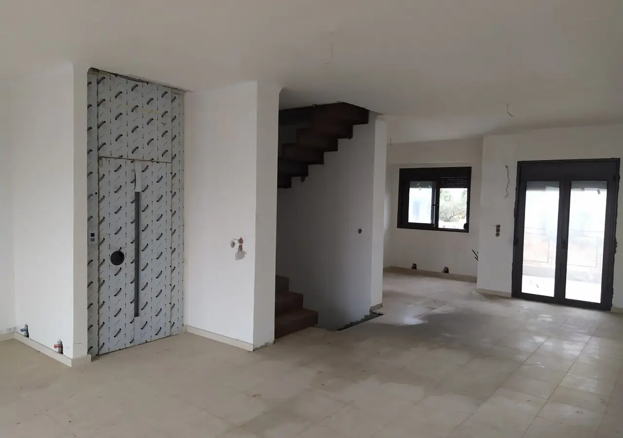 Maisonette 270 M² In The Suburbs Of Thessaloniki