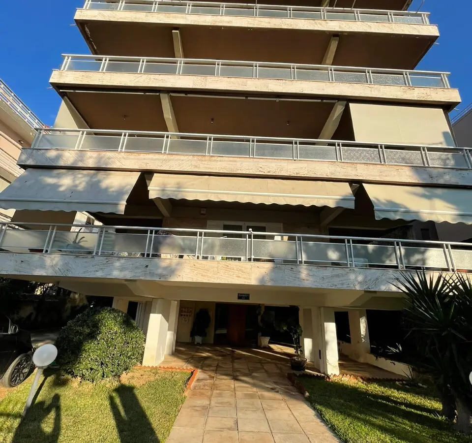 Flat 126 M² In Athens