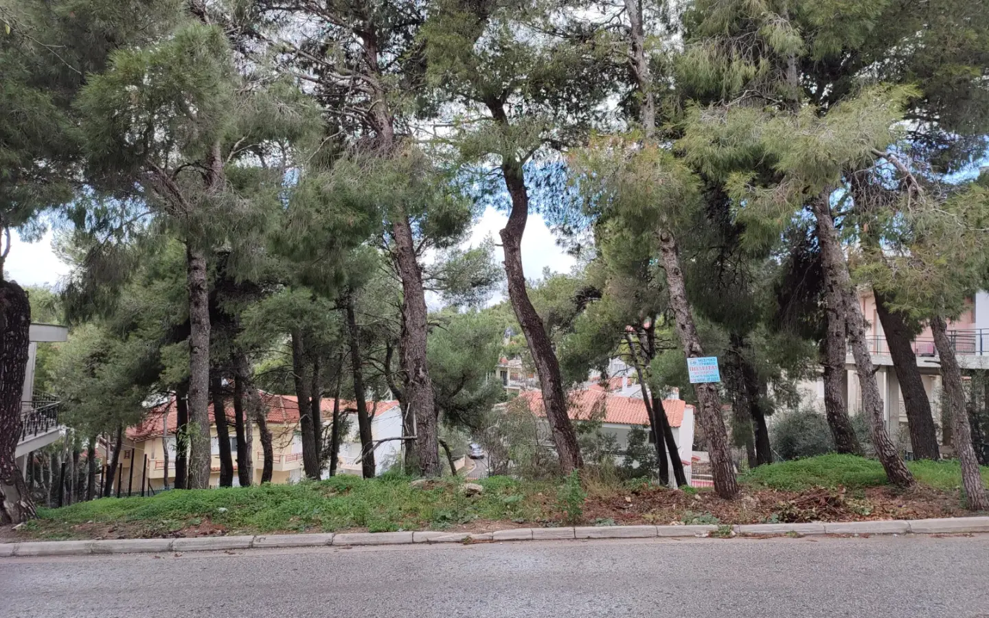 Land 410 M² In Athens