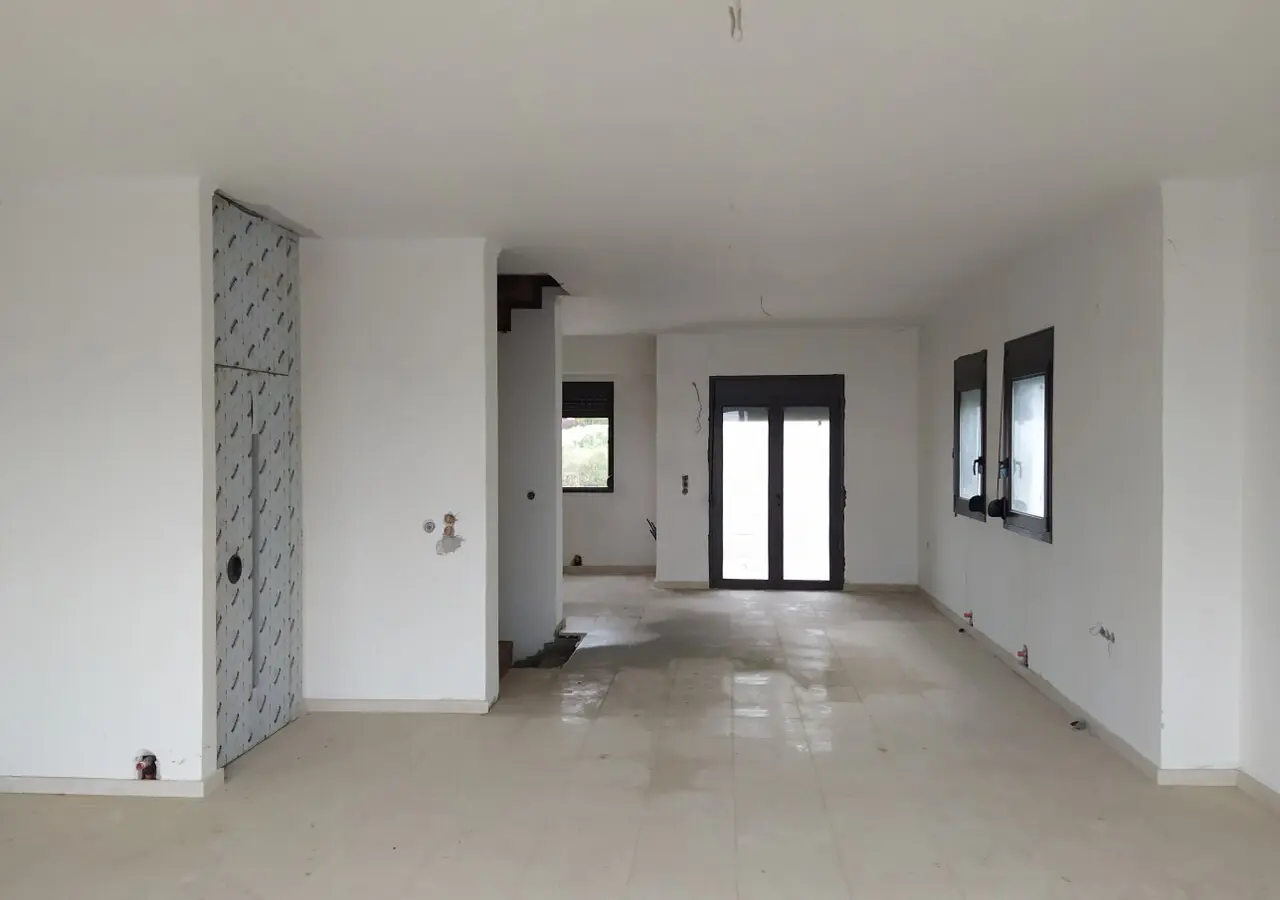 Maisonette 270 M² In The Suburbs Of Thessaloniki