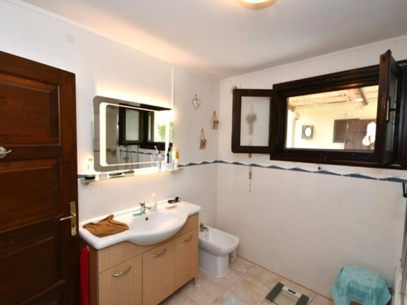 2 Bedroom House With Garden – East Crete