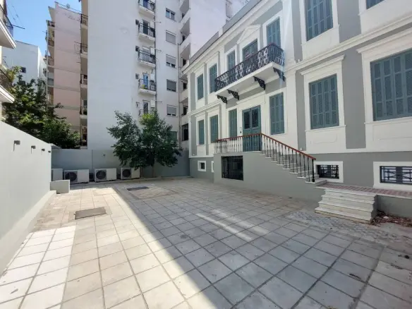 Building In Analipsi – Mpotsari – Nea Paralia, Greece (680 M²)