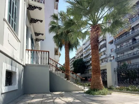 Building In Analipsi – Mpotsari – Nea Paralia, Greece (680 M²)