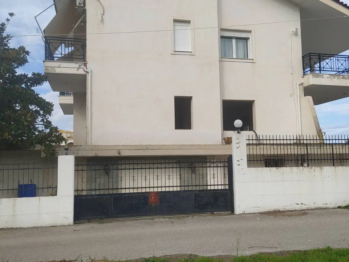 Detached House 450 M² In Central Greece