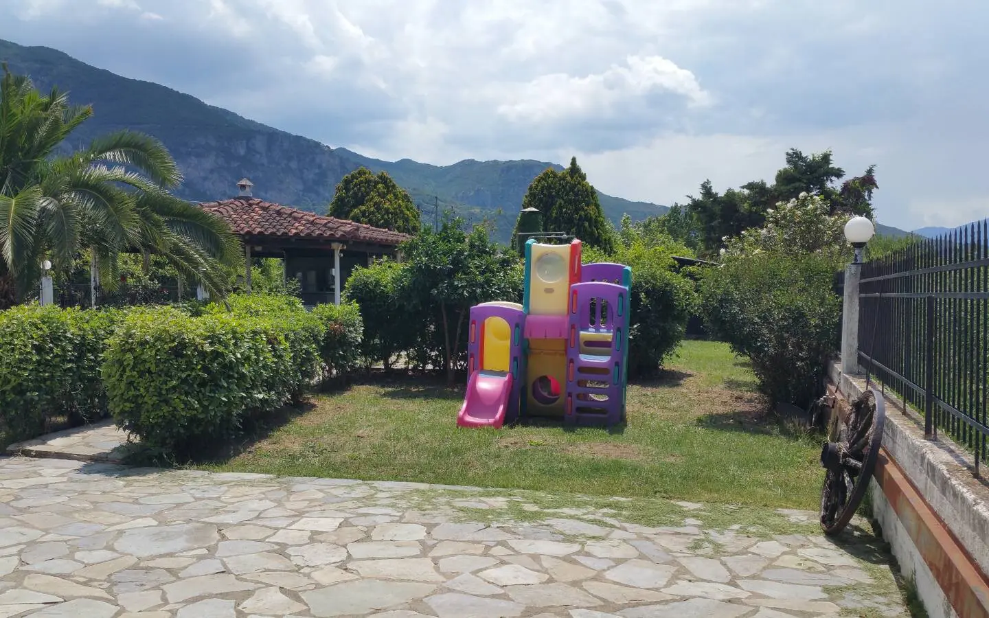 Detached House 450 M² In Central Greece