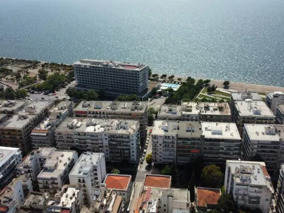 Building In Analipsi – Mpotsari – Nea Paralia, Greece (680 M²)