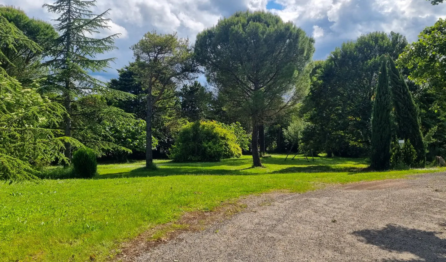 Spacious Countryside Residence With Pyrenean Views, Outbuildings, And Development Potential – Between Fanjeaux And Mirepoix