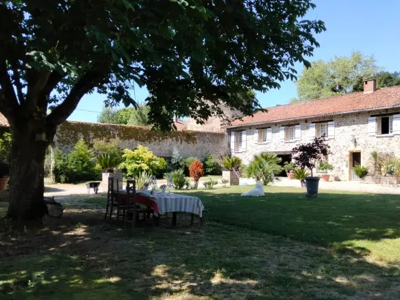 Historic Estate 15th Century, Revenue Potential, Guest Cottages, Outbuildings, 2.8 Ha