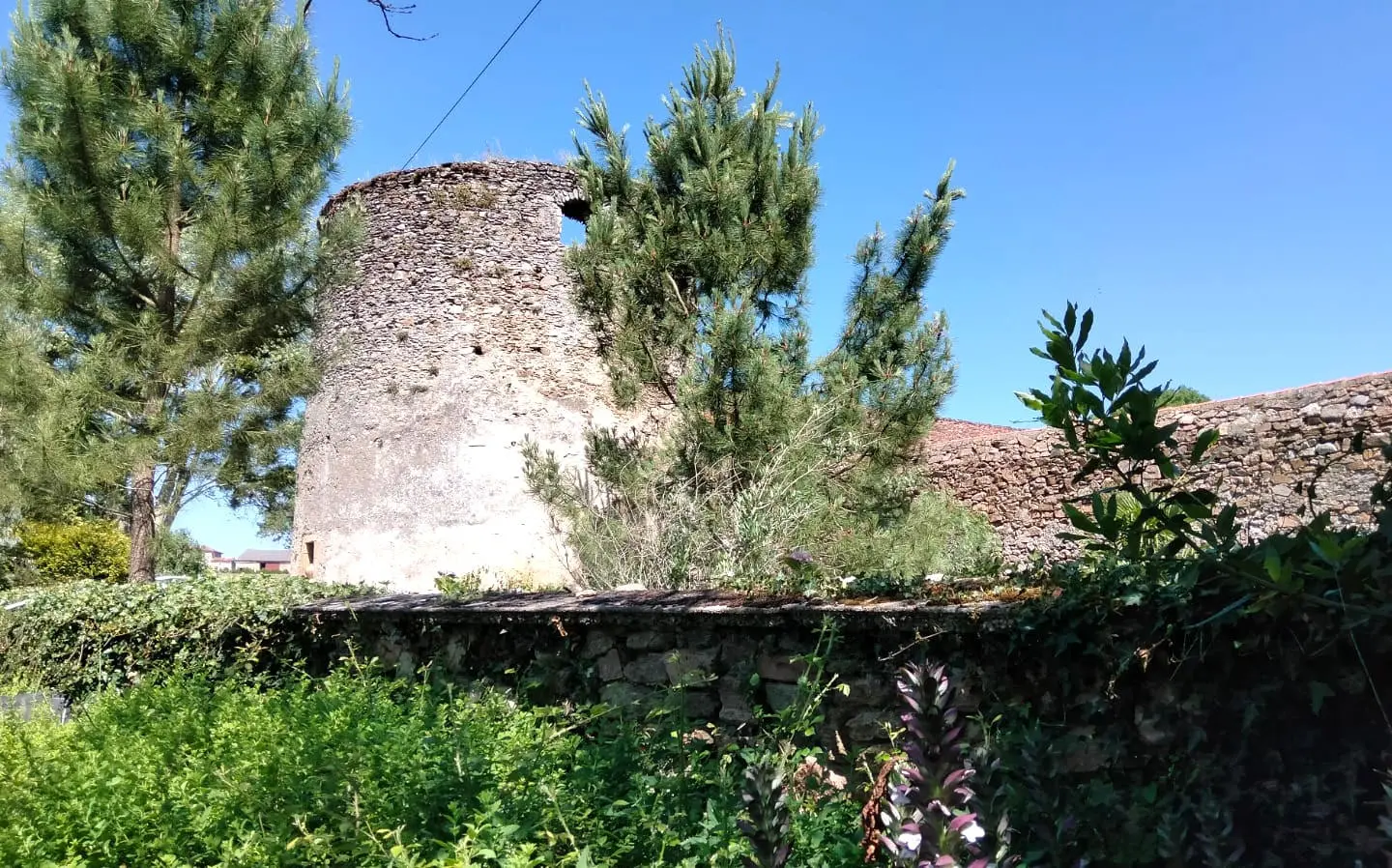 Historic Estate 15th Century, Revenue Potential, Guest Cottages, Outbuildings, 2.8 Ha
