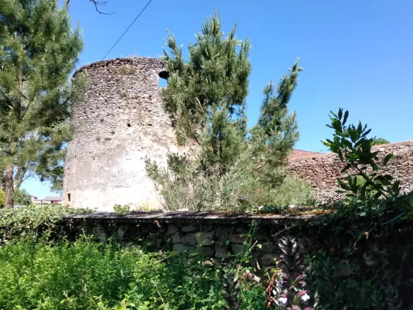 Historic Estate 15th Century, Revenue Potential, Guest Cottages, Outbuildings, 2.8 Ha