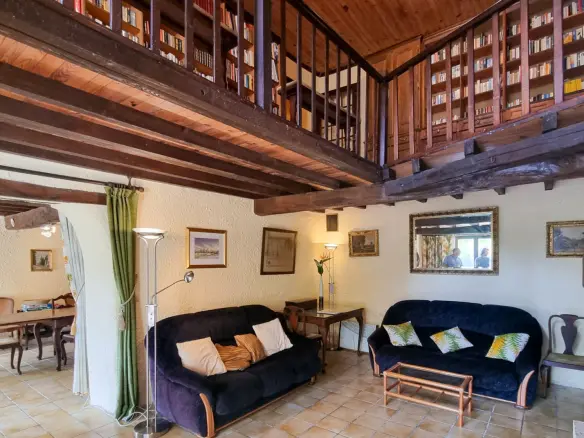 7-bedroom Country House In Peyrefitte-du-razes, France (317 M²)