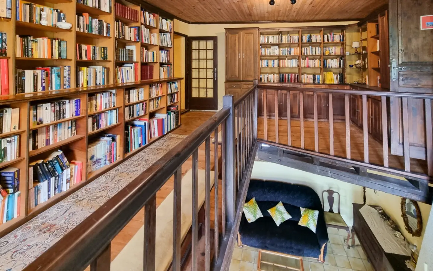 7-bedroom Country House In Peyrefitte-du-razes, France (317 M²)