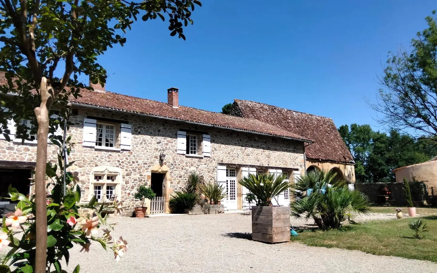Historic Estate 15th Century, Revenue Potential, Guest Cottages, Outbuildings, 2.8 Ha