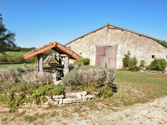 Two Detached Properties, Large Barns, Lake, 14 Ha, Woodland, 2 Pools, No Near Neighbours, Potential Revenue