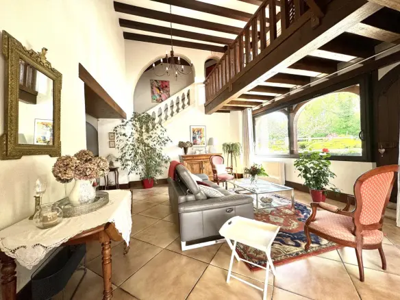 Stunning Historic Old Stone Mill, In The Heart Of A Village, Outbuildings, River Views – Lizant (vienne)