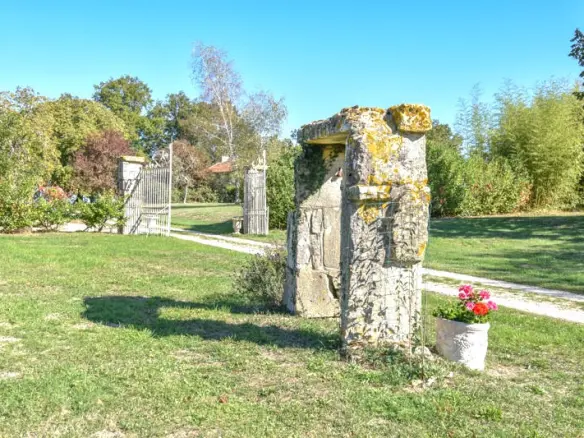 Two Detached Properties, Large Barns, Lake, 14 Ha, Woodland, 2 Pools, No Near Neighbours, Potential Revenue