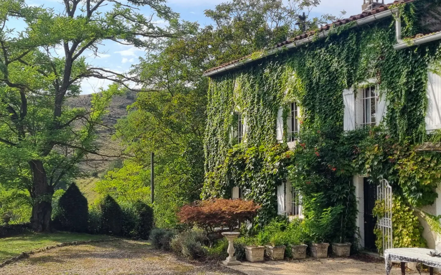 7-bedroom Country House In Peyrefitte-du-razes, France (317 M²)