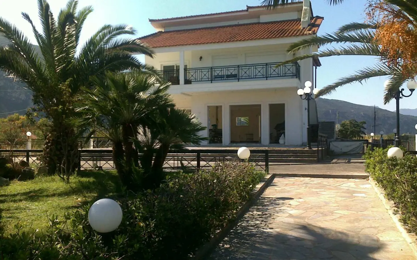 Detached House 450 M² In Central Greece