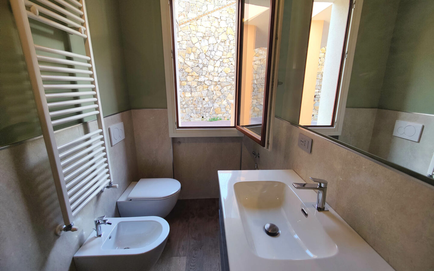 B66 Bilocale Nuovo Con Giardino Privato, Vista Mare E Piscina Condominiale. Compreso Box Auto