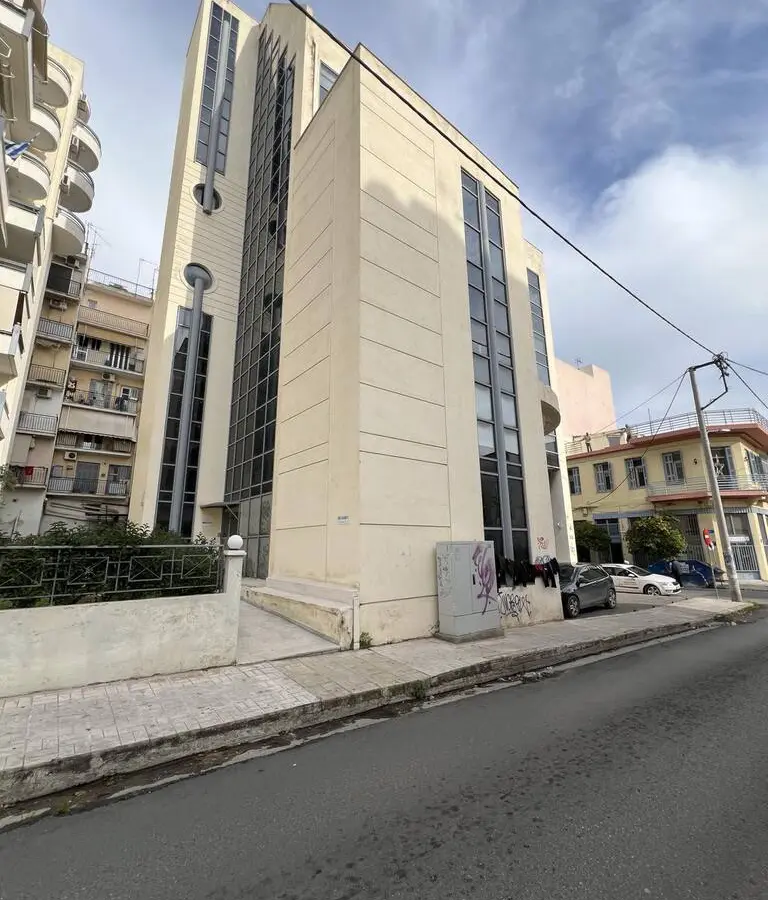 Building 2361 M² In Athens
