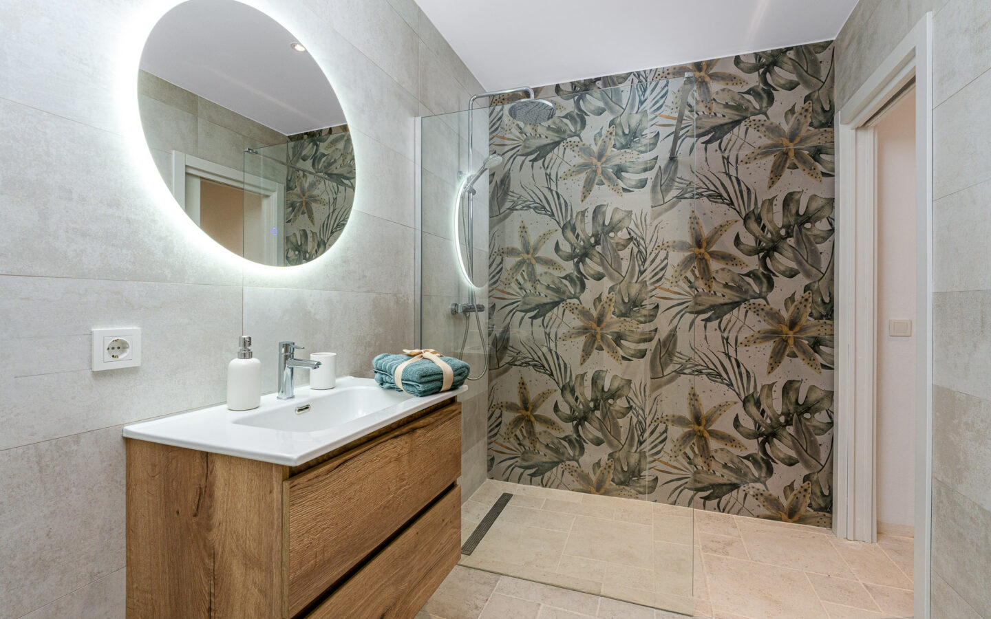 Stylishly Renovated Home With Patio In The Heart Of Casco Antiguo, Altea